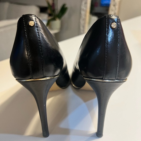 Too large - Picture 2 of 3